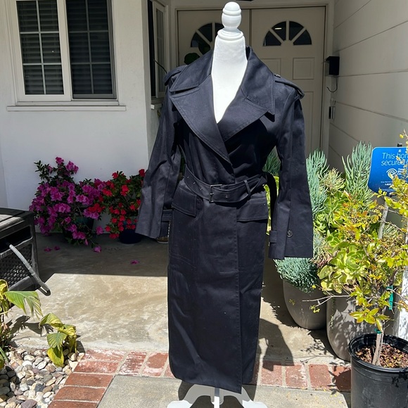 Banana Republic Trench Coat - Picture 4 of 16